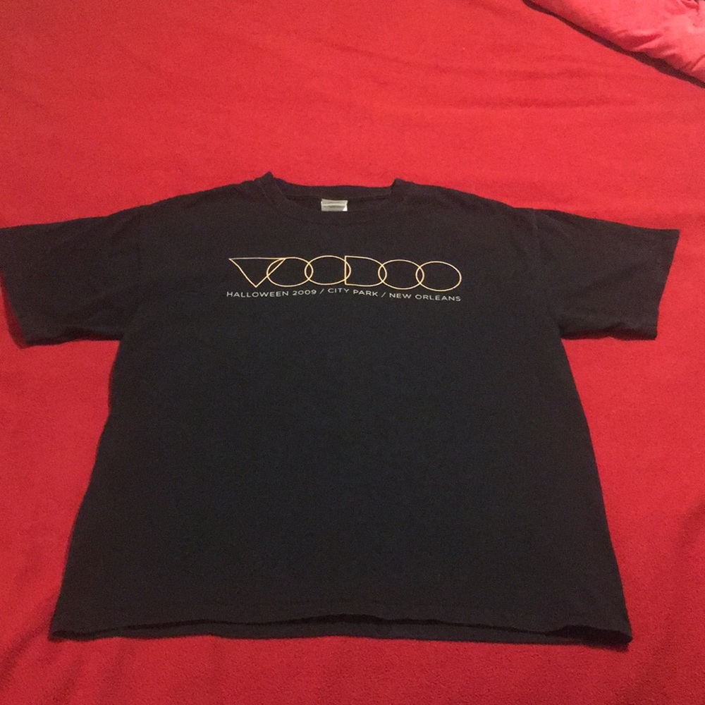 2009 Voodoo concert shirt.